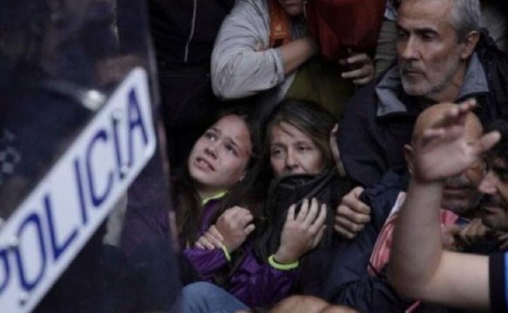 Niños y niñas, mayores, jóvenes... en las concentraciones la multitud era muy diversa