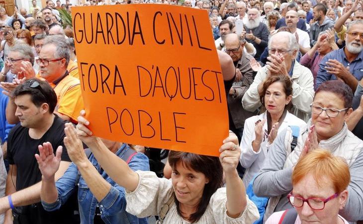 Los funcionarios podrán asistir a la protesta en repulsa a la violencia policial sin que les afecte a su salario