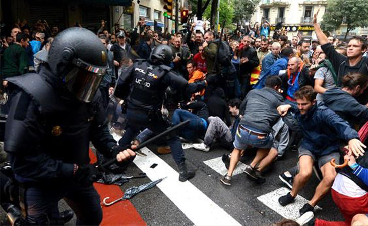 El 1-O estuvo marcado por las cargas policiales