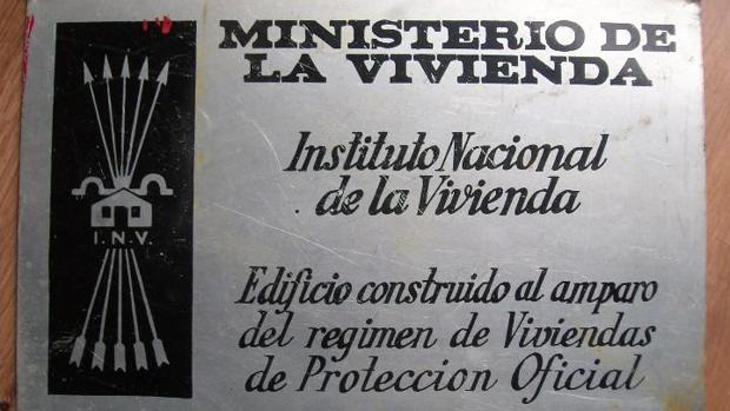 Placa Franquista del Ministerio de Vivienda