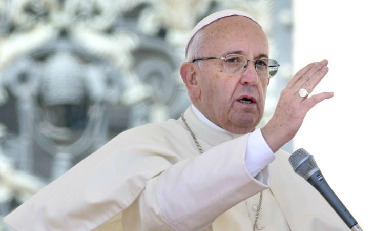 El Papa Francisco vuelve a dar la espalda a los transexuales