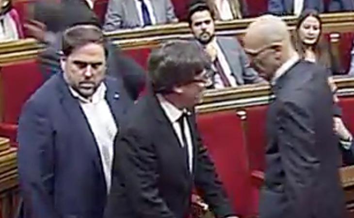Puigdemont y Junqueras llegan al Parlament. La declaración comienza en breve