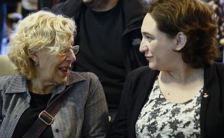 Manuela Carmena y Ada Colau, alcaldesas de las 'ciudades del cambio' Madrid y Barcelona