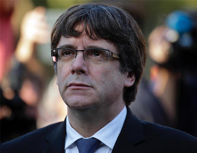 Puigdemont responde a Rajoy sin aclarar si declaró la independencia o no