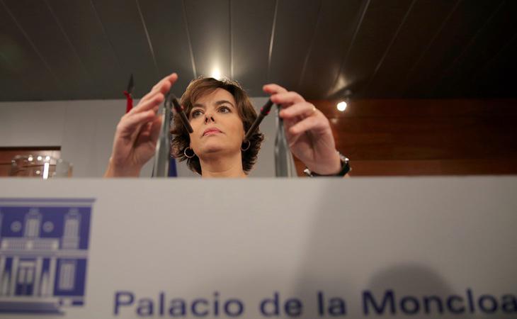 La vicepresidenta Soraya Sáenz de Santamaría pidió a Puigdemont que confirme no haber declarado la independencia