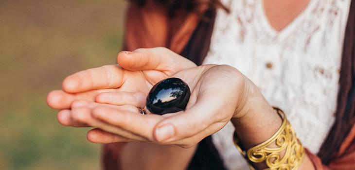 La piedra de jade es el objeto que utiliza la técnica original para mejorar el orgasmo