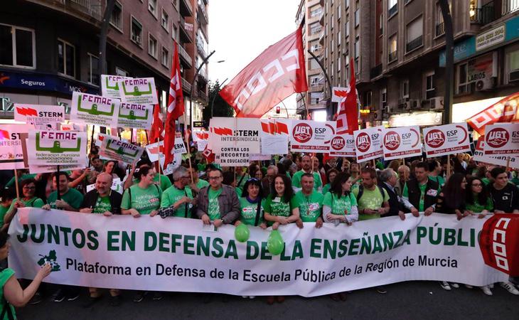 STERM Intersindical denuncia la falta de recursos de los centros educativos