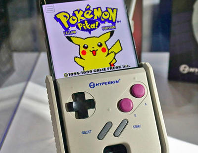 Este accesorio permite convertir tu smartphone en una GameBoy