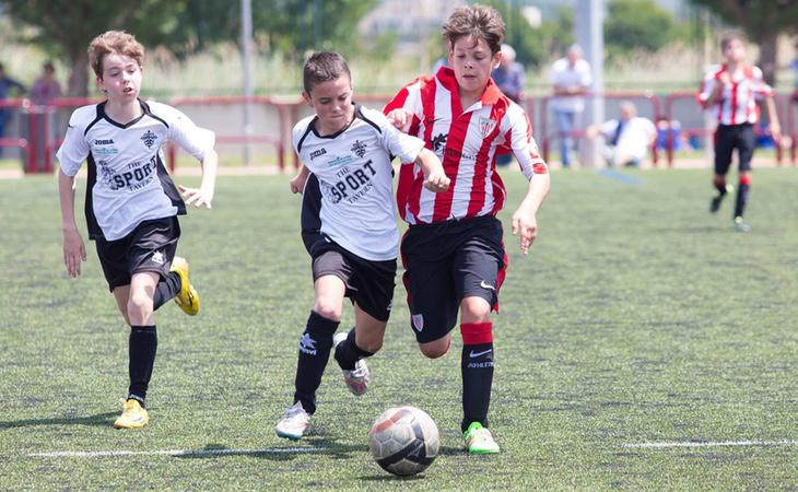 El club vasco continúa en silencio ante esta expulsión de los niños del Comullas y el Berceo