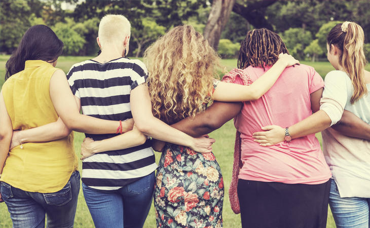 El feminismo lucha por la igualdad real entre hombres y mujeres