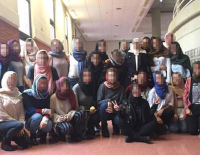Prohiben a una alumna examinarse con hiyab y toda su clase se pone el velo para protestar