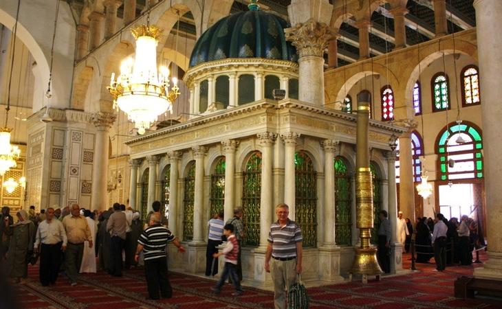 La mezquita de los Omeyas (con la tumba de San Juan Bautista en su interior) se encuentra en serio riesgo de desaparición