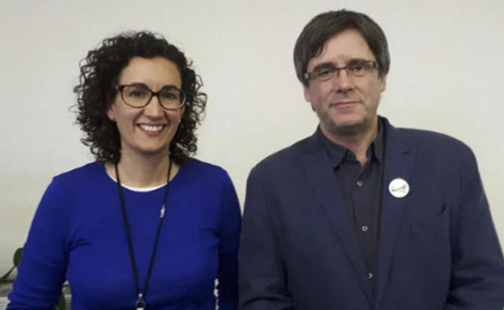 Carles Puigdemont junto a Marta Roviera el pasado martes 14 en Bruselas