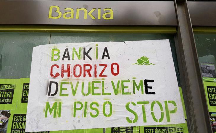 Miles de familias se han visto obligadas a abandonar su hogar y, además, mantener la deuda con el banco