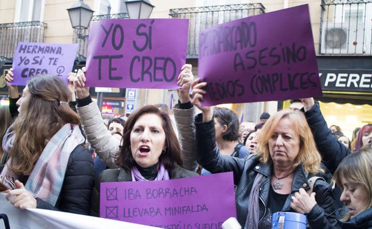 'Yo sí te creo', la frase más coreada en las calles y en las redes sociales