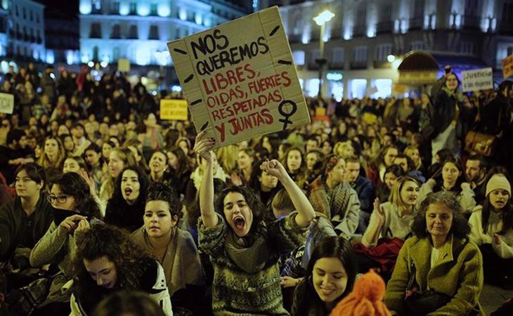 Miles de personas se han manifestado en apoyo a la presunta víctima al grito de La Manada somos nosotras