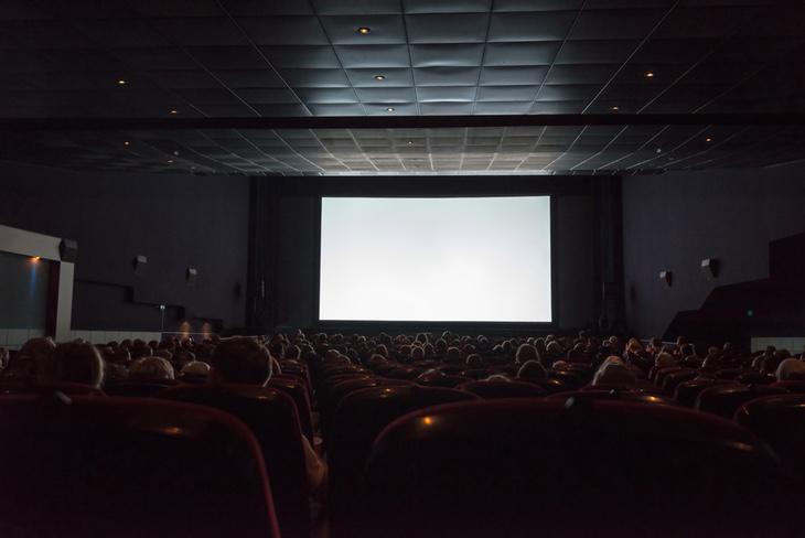 La pareja, que tenía planeado mantener relaciones en el cine, no había pensado en las consecuencias