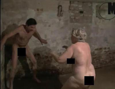 Un vídeo de gente desnuda jugando en una cámara de gas nazi desata la polémica en Polonia