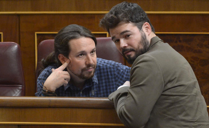 OPablo iglesias y Gabriel Rufián, principales objetivos de un tuitero