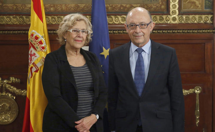 La regla de gasto: el gran conflicto entre Carmena y Montoro