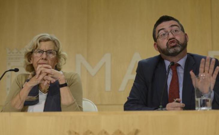 Manuela Carmea ha destituido a Sánchez Mato como concejal de Economía y Hacienda