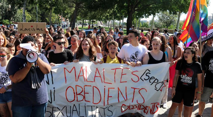 Alumnos del instituto se concentraron en protesta