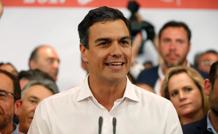 Sánchez gana  las primarias del PSOE