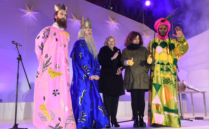 Carmena y los polémicas trajes de los Reyes Magos en 2016