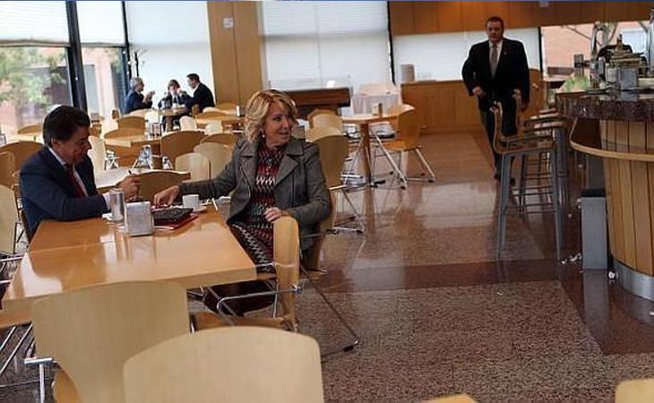 Cifuentes sigue señalada por su gestión de los contratos de la cafetería de la Asamblea de Madrid