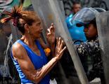 Un policía mata a una embarazada de 18 años que criticó la falta de comida en Venezuela