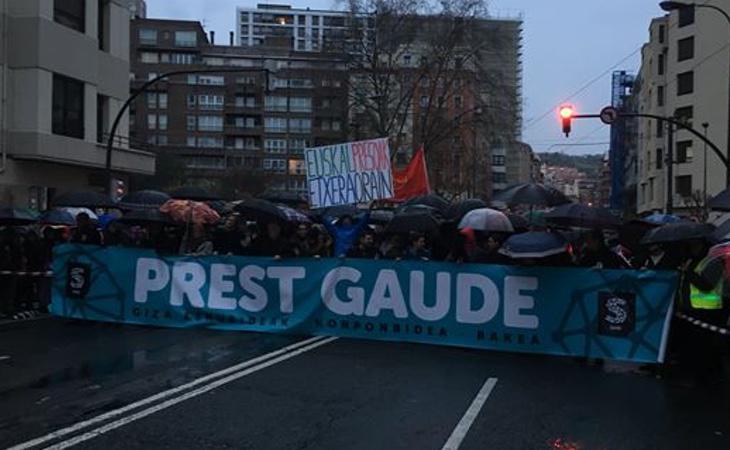 Cabecera de la marcha por el fin de la dispersión de los presos de ETA