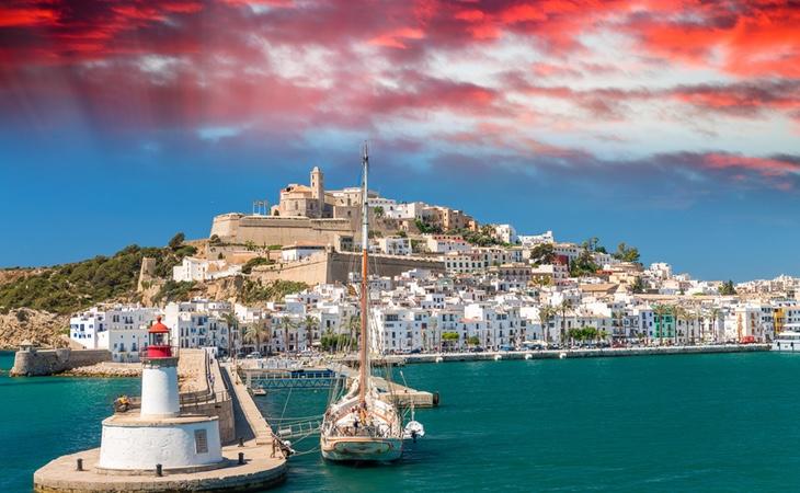 Ibiza no es solo fiesta, también es la fortaleza costera mejor conservada del Mediterráneo