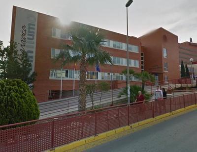 Una niña de 11 años da a luz en un hospital de Murcia: había acudido por dolor de estómago