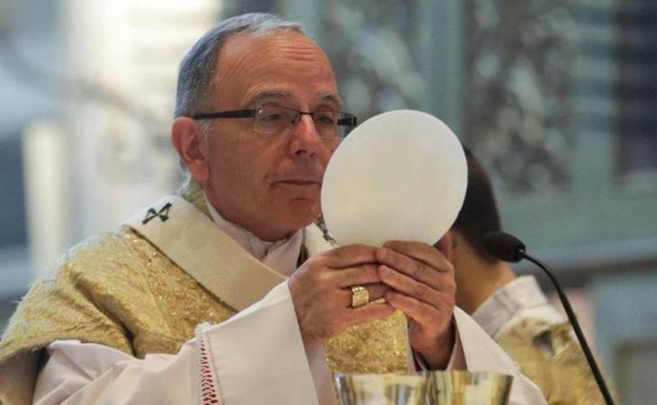 El Cardenal Manuel Clemente también aconsejó a los sacerdotes homosexuales no formar parte de la Iglesia