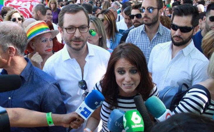 Javier Maroto y Andrea Levy durante la manifestación del World Pride