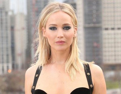 La polémica del vestido de Jennifer Lawrence: ¿es feminismo criticarla por "decidir"?