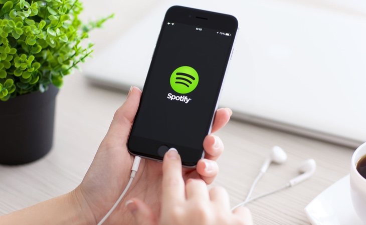 Spotify es un servicio streaming y un simple intermediario