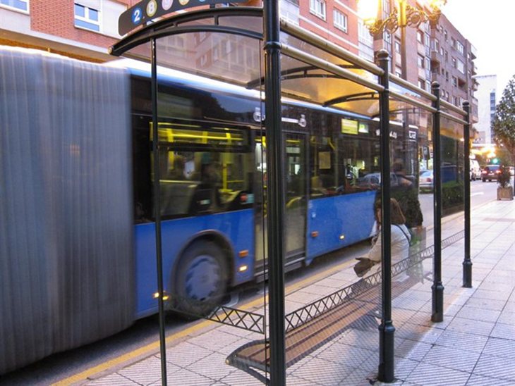 El hombre realizó abusos en varios autobuses urbanos de Oviedo