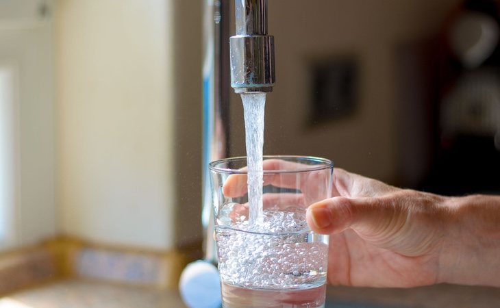 Los vecinos aseguran que el agua tenía un olor a hidrocarburos