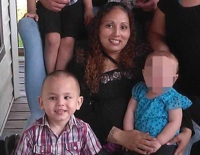 Detenida una madre que había enterrado a su hijo discapacitado en el patio de su casa