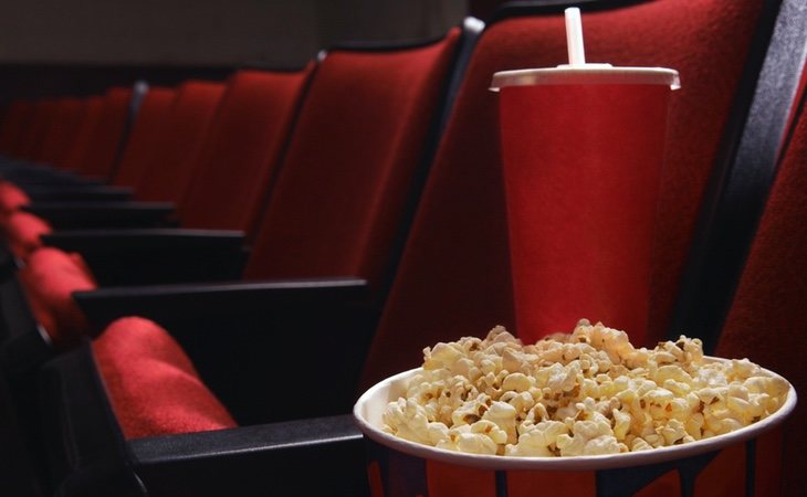 El precio de las palomitas en el cine es todo menos barato