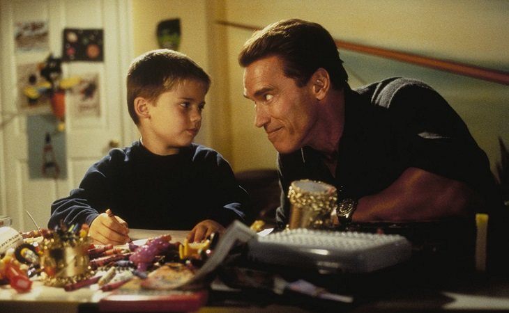 Arnold Schwarzenegger en 'Un padre en apuros'