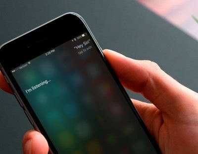 Cualquier puede pedirle a Siri que lea tus WhatsApp aun con el iPhone bloqueado