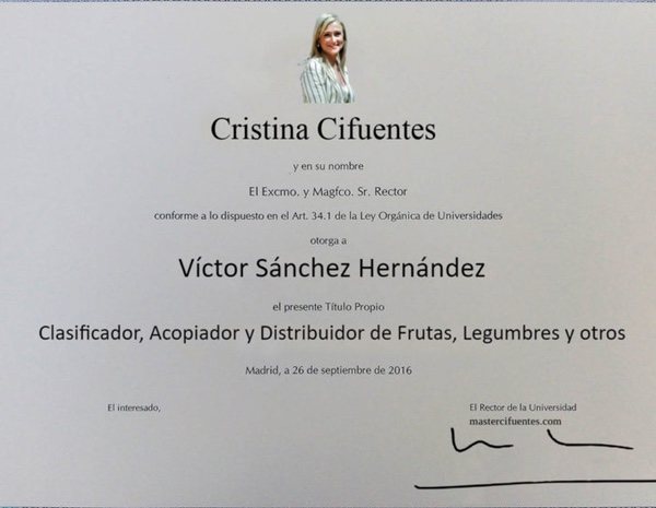 Cifuentes tiene una web para crear falsos másters