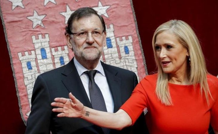 Cifuentes ha conseguido que el presidente cambie de opinión públicamente tras una tensa conversación privada