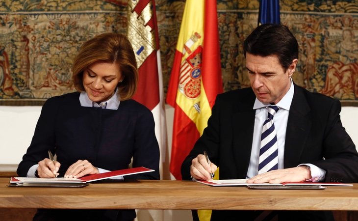 El sector de Cospedal está debilitado tras las salidas de Margallo y Soria