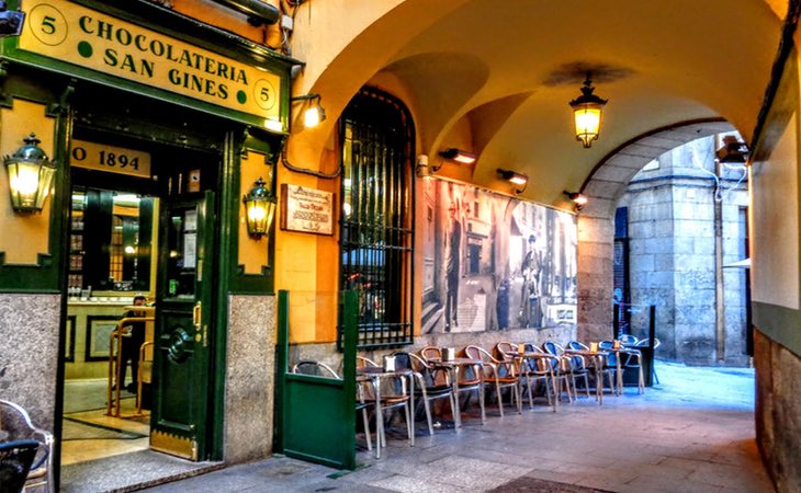 San Ginés, el centro del universo en chocolate con churros