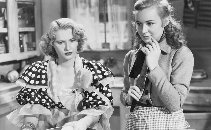 Barbara Stanwyck y Anne Shirley en 'Stella Dallas'