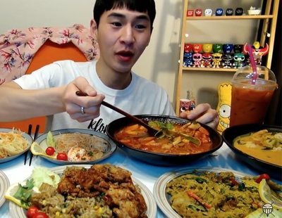 Mukbang: engullir comida hasta la saciedad ahora también da dinero en Internet