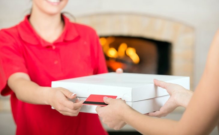 Un repartidor de pizza tarda máas que un traficante en llegar a tu casa con el pedido